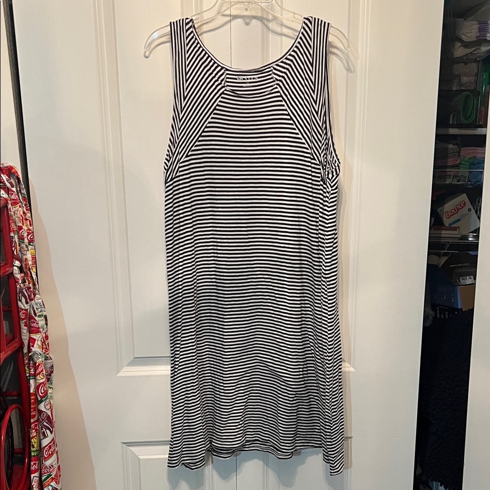 STYLUS Black and White sleeve Striped knit Dress